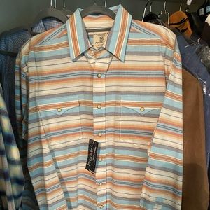 Mens  Medium Panhandle, Stetson and Roper western shirts.  20.00 still w tags